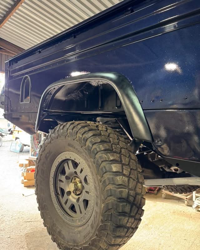 Defender 110/130 wheel arches - Image 2